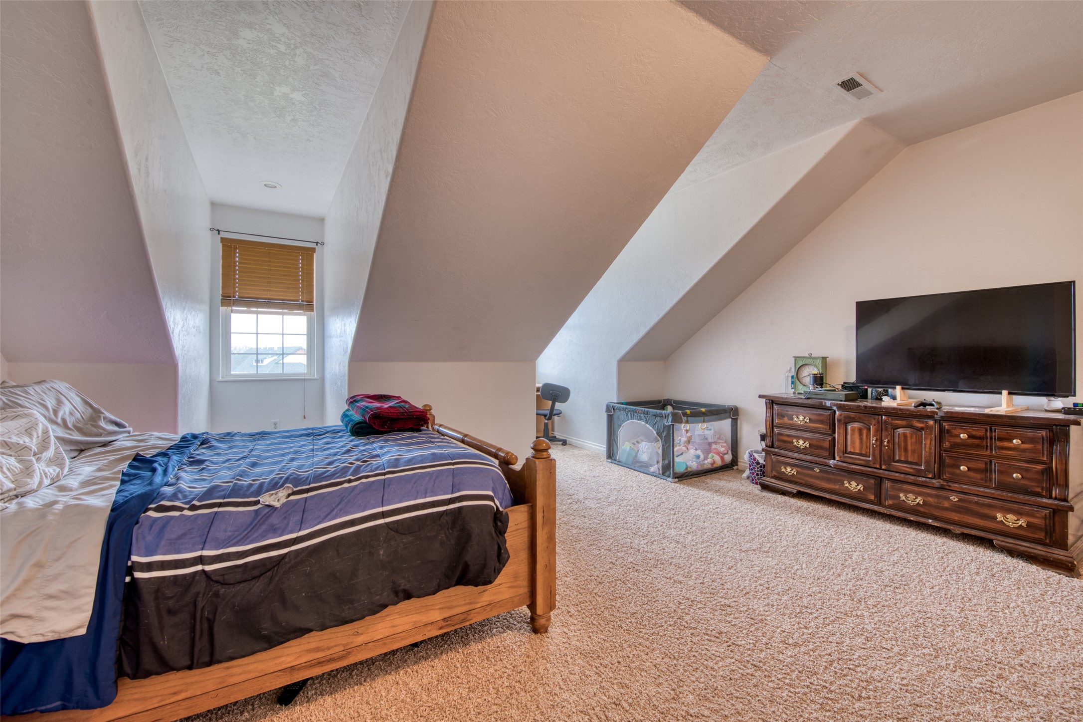 Corvallis, Montana 59828, United States, 4 Bedrooms Bedrooms, ,3 BathroomsBathrooms,Residential,Active,106200