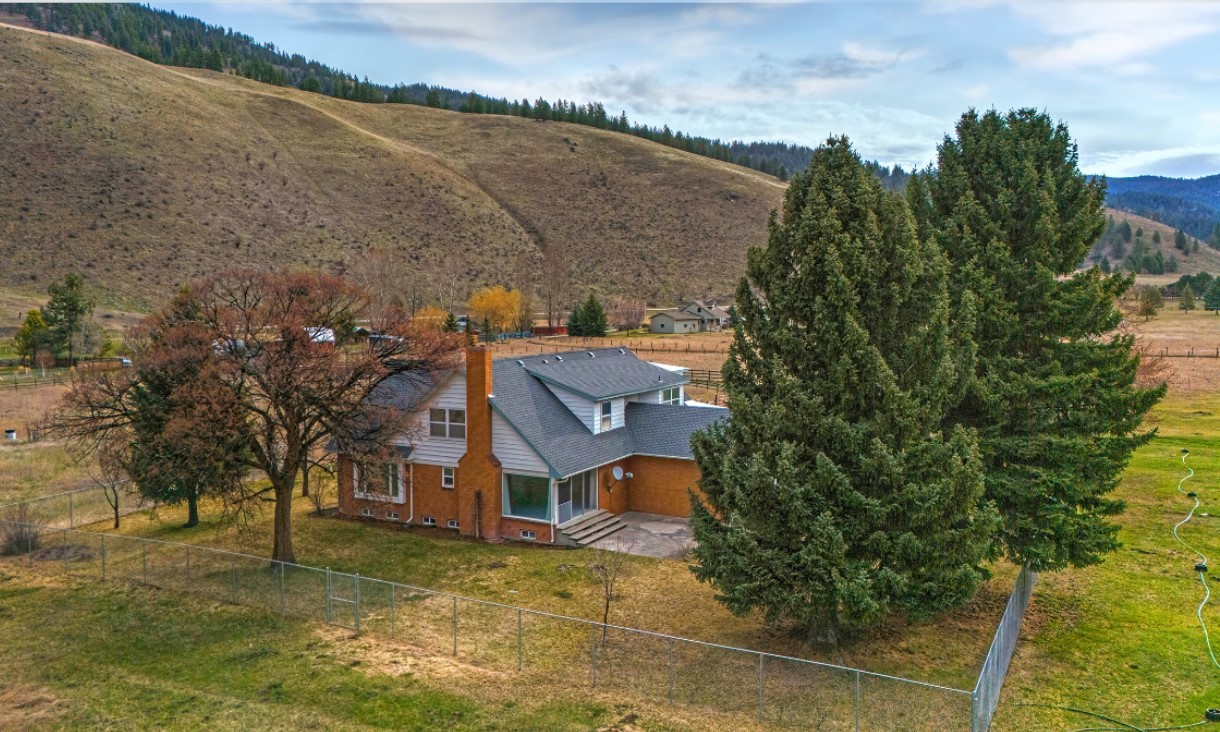 Missoula, Montana 59803, United States, 6 Bedrooms Bedrooms, ,3 BathroomsBathrooms,Residential,Active,107208