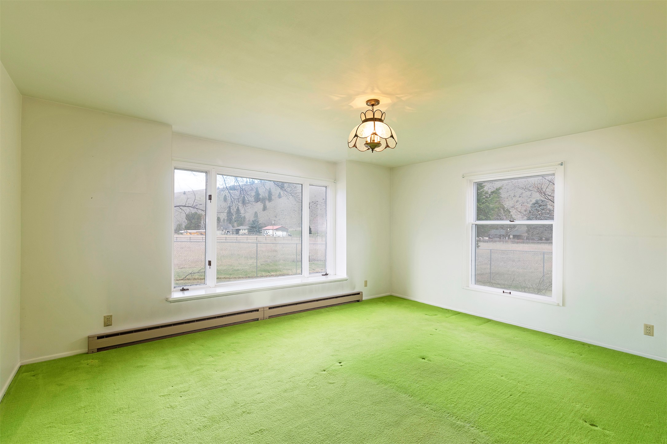 Missoula, Montana 59803, United States, 6 Bedrooms Bedrooms, ,3 BathroomsBathrooms,Residential,Active,107208