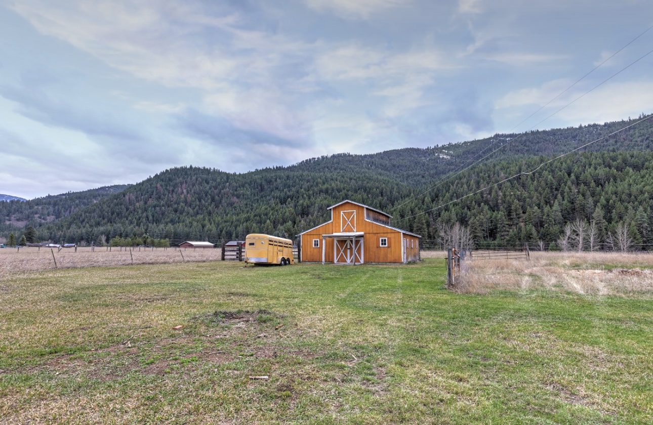 Missoula, Montana 59803, United States, 6 Bedrooms Bedrooms, ,3 BathroomsBathrooms,Residential,Active,107208