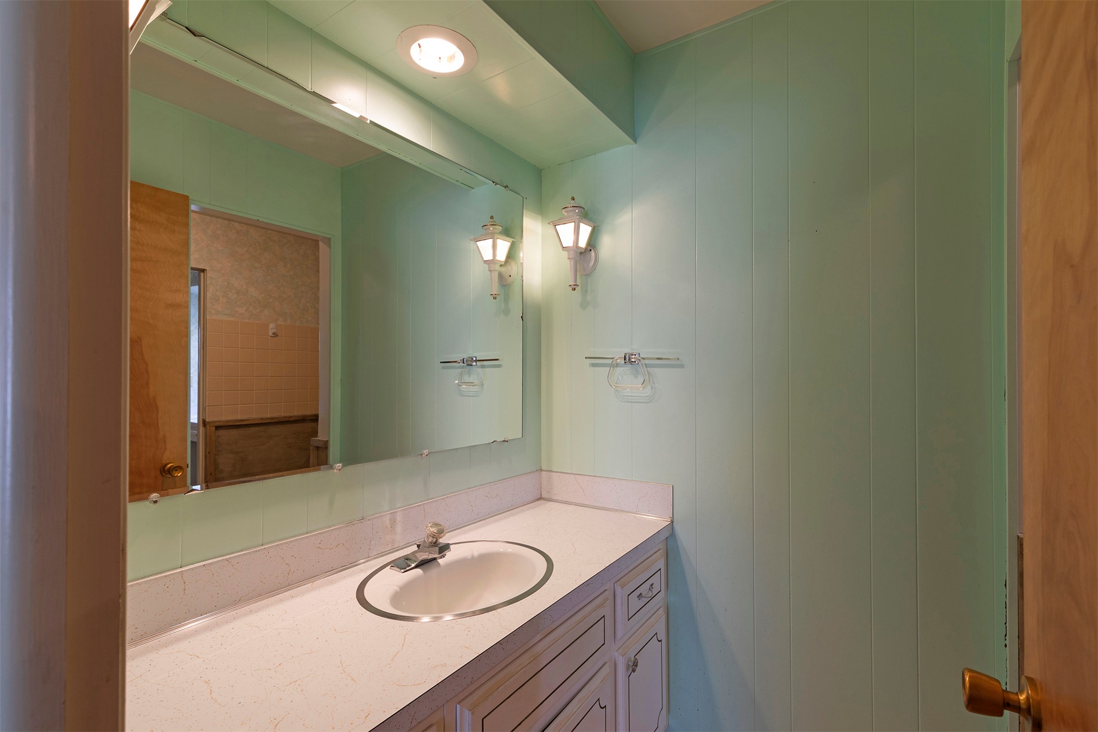 Missoula, Montana 59803, United States, 6 Bedrooms Bedrooms, ,3 BathroomsBathrooms,Residential,Active,107208