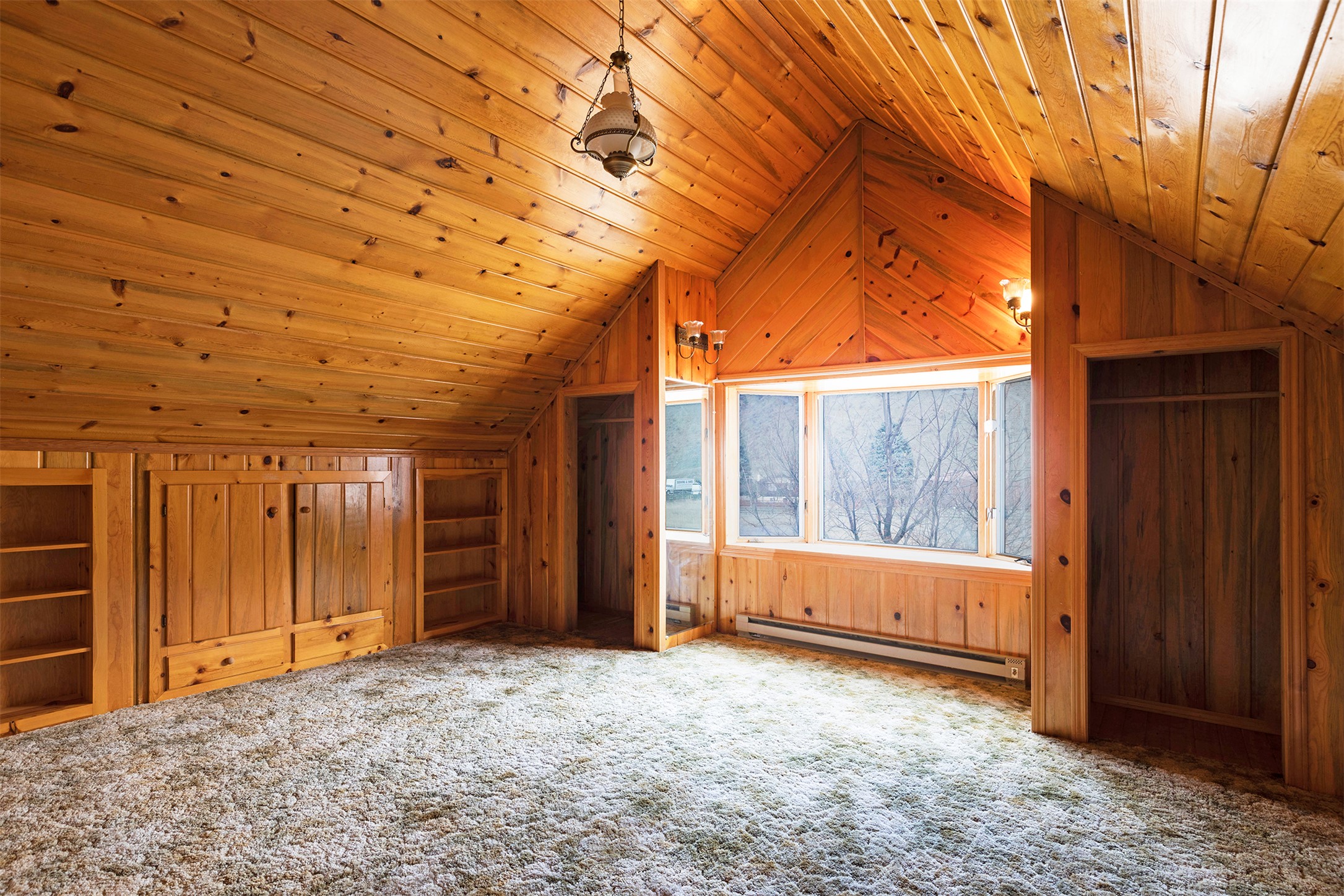 Missoula, Montana 59803, United States, 6 Bedrooms Bedrooms, ,3 BathroomsBathrooms,Residential,Active,107208