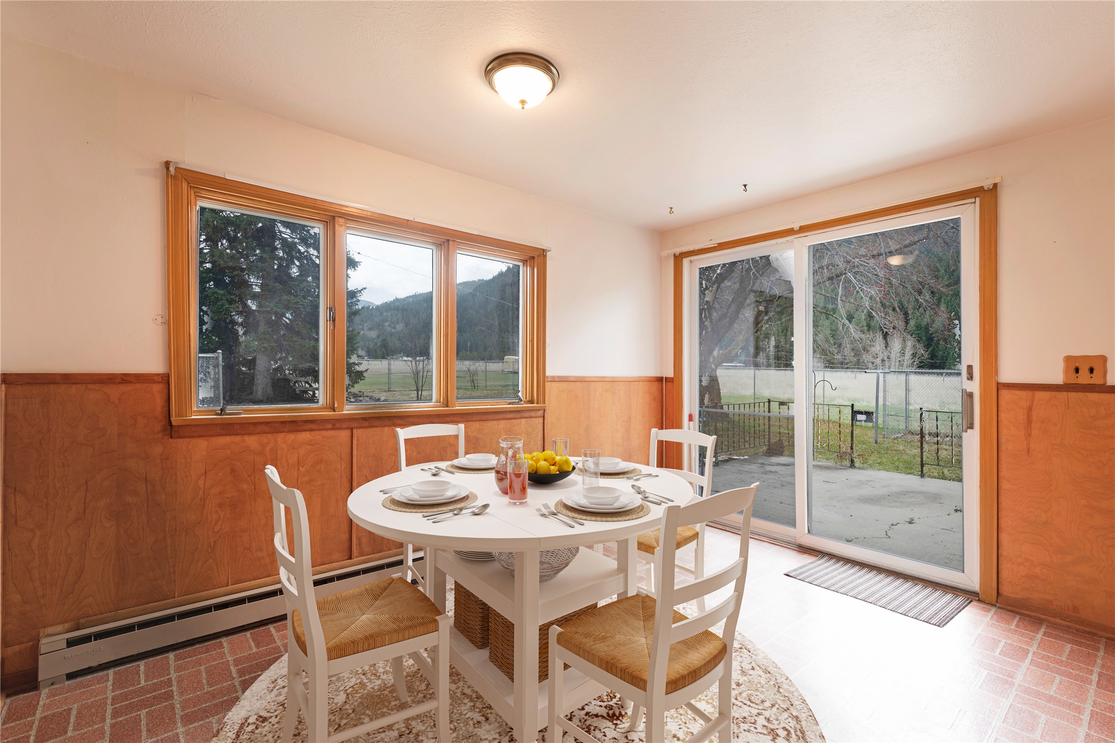 Missoula, Montana 59803, United States, 6 Bedrooms Bedrooms, ,3 BathroomsBathrooms,Residential,Active,107208