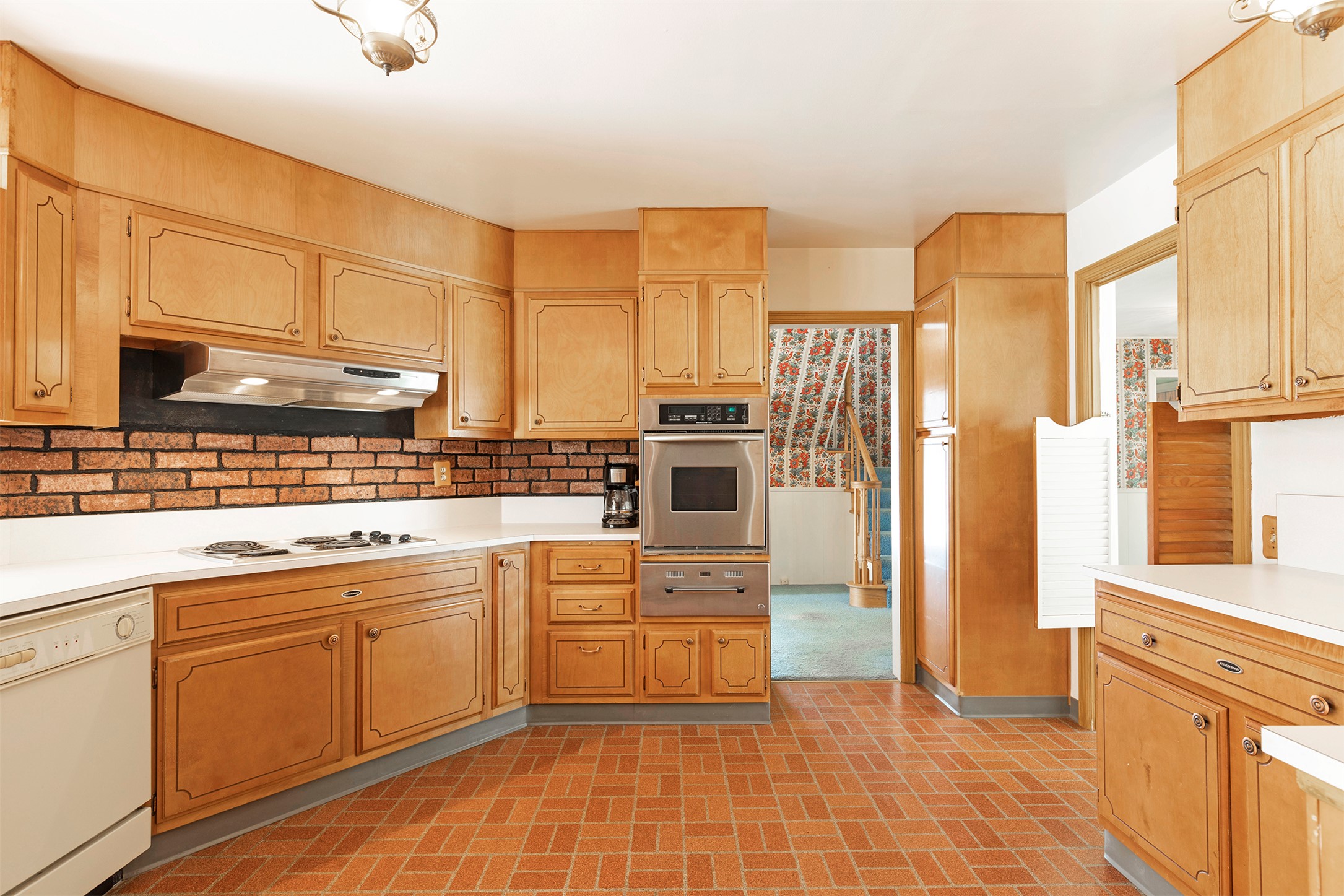 Missoula, Montana 59803, United States, 6 Bedrooms Bedrooms, ,3 BathroomsBathrooms,Residential,Active,107208