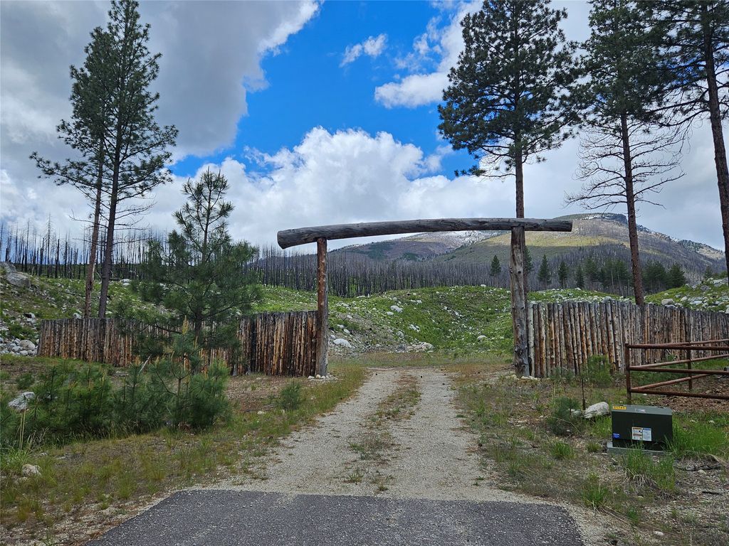 Photo of 910 Judd Creek Hollow, Hamilton, MT 59840 (MLS # 30065356)