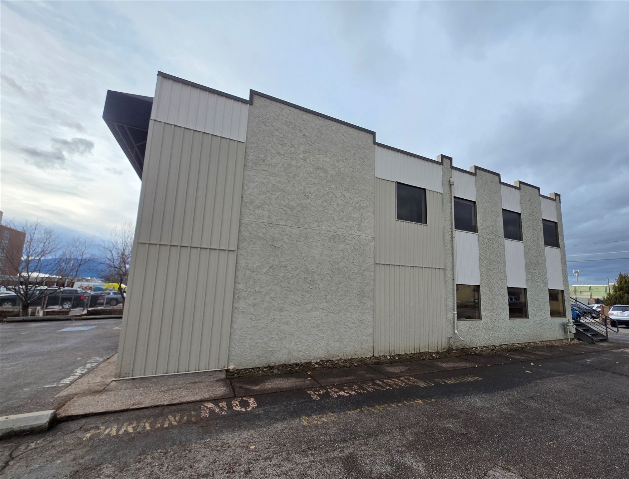 818 W Central Avenue