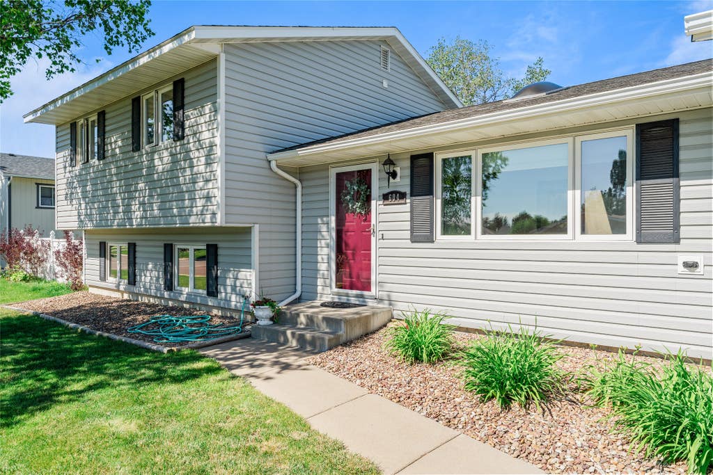 Photo of 604 39A Street N, Great Falls, MT 59405 (MLS # 30073703)