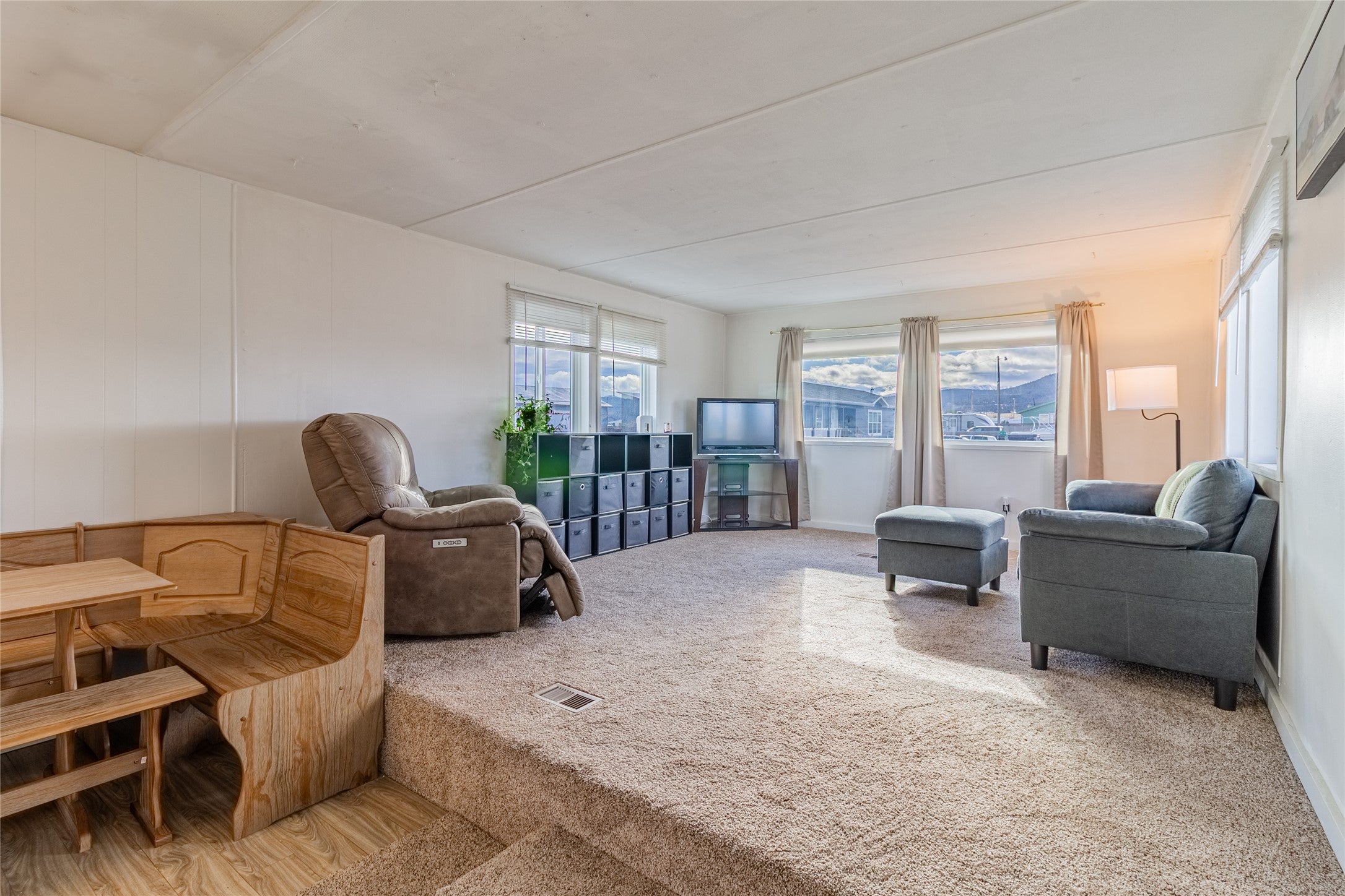140 Shoestring Annie Road