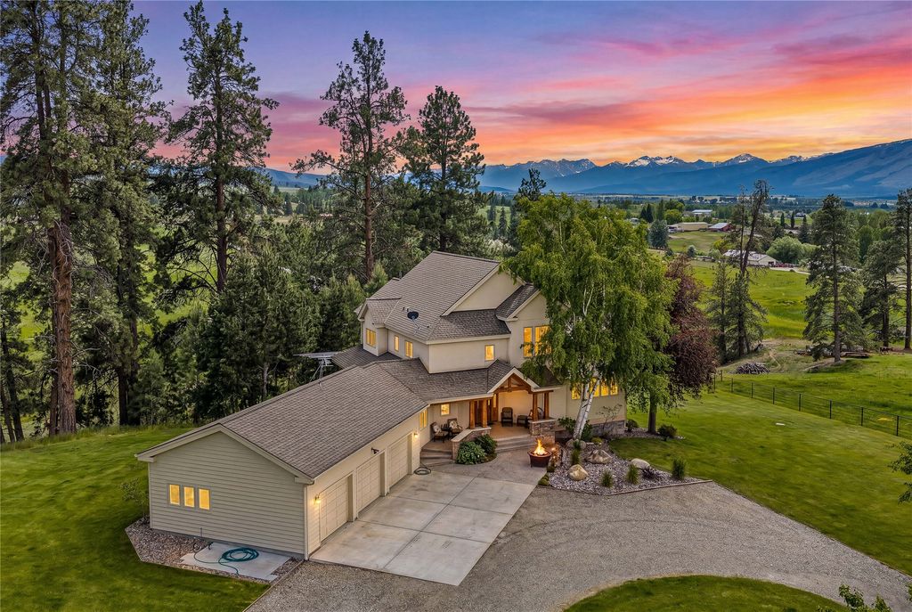 Photo of 909 Hamilton Heights Road, Corvallis, MT 59828 (MLS # 30050833)
