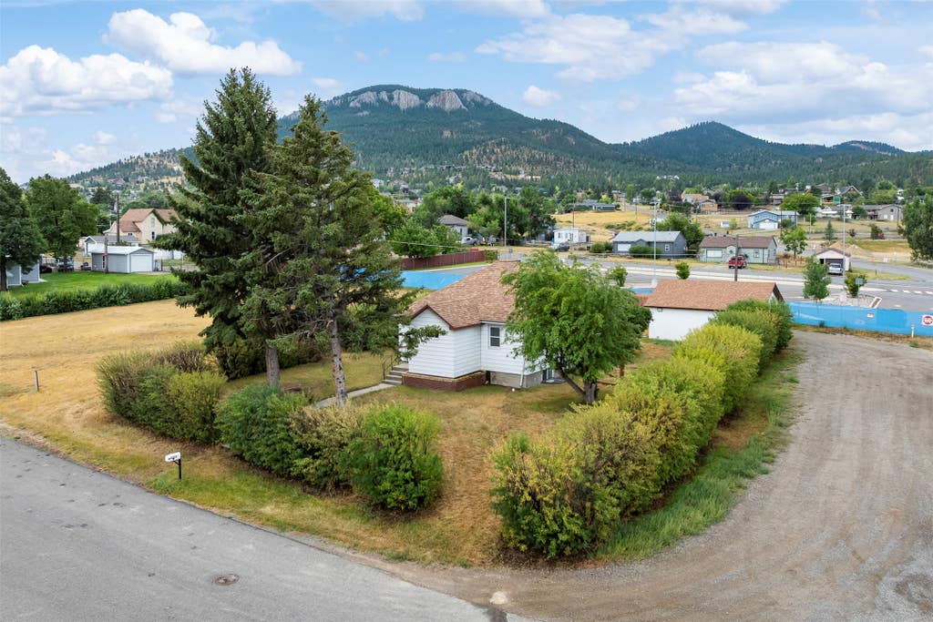 Photo of 2335 Cannon Street, Helena, MT 59601 (MLS # 30075908)
