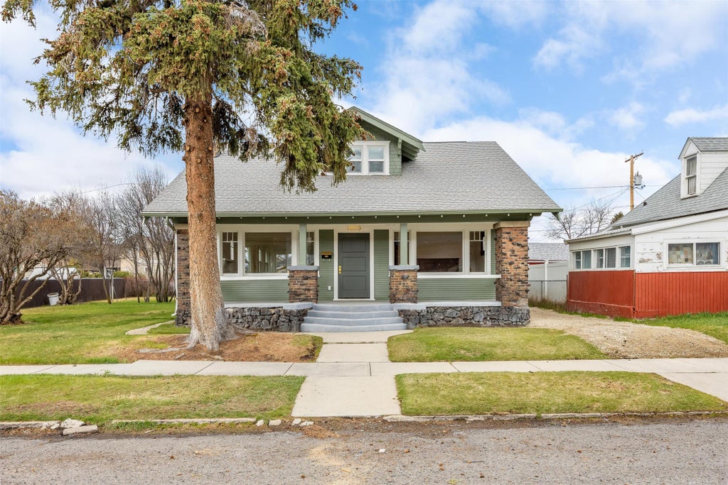 Photo of 1809 Phillips Avenue, Butte, MT 59701 (MLS # 30078364)