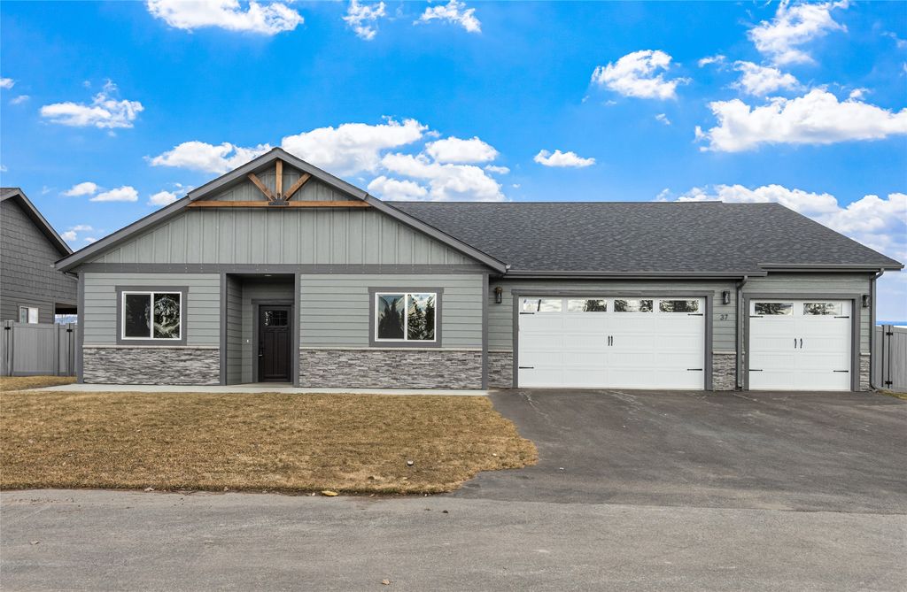 Photo of 37 Hodgson Court, Columbia Falls, MT 59912 (MLS # 30066359)