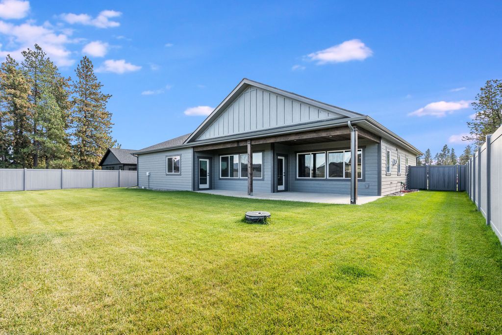 Photo of 37 Hodgson Court, Columbia Falls, MT 59912 (MLS # 30066359)