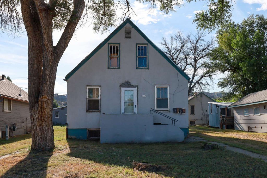 Photo of 414 N Nowlan Avenue, Glendive, MT 59330 (MLS # 30078637)