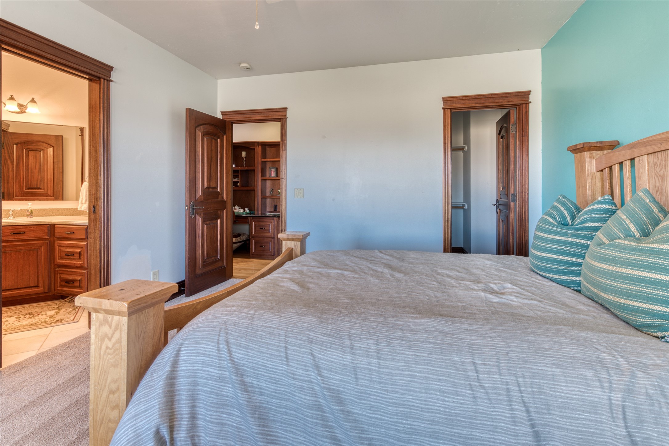 Hamilton, Montana 59840, United States, 4 Bedrooms Bedrooms, ,5 BathroomsBathrooms,Residential,Pending,67297