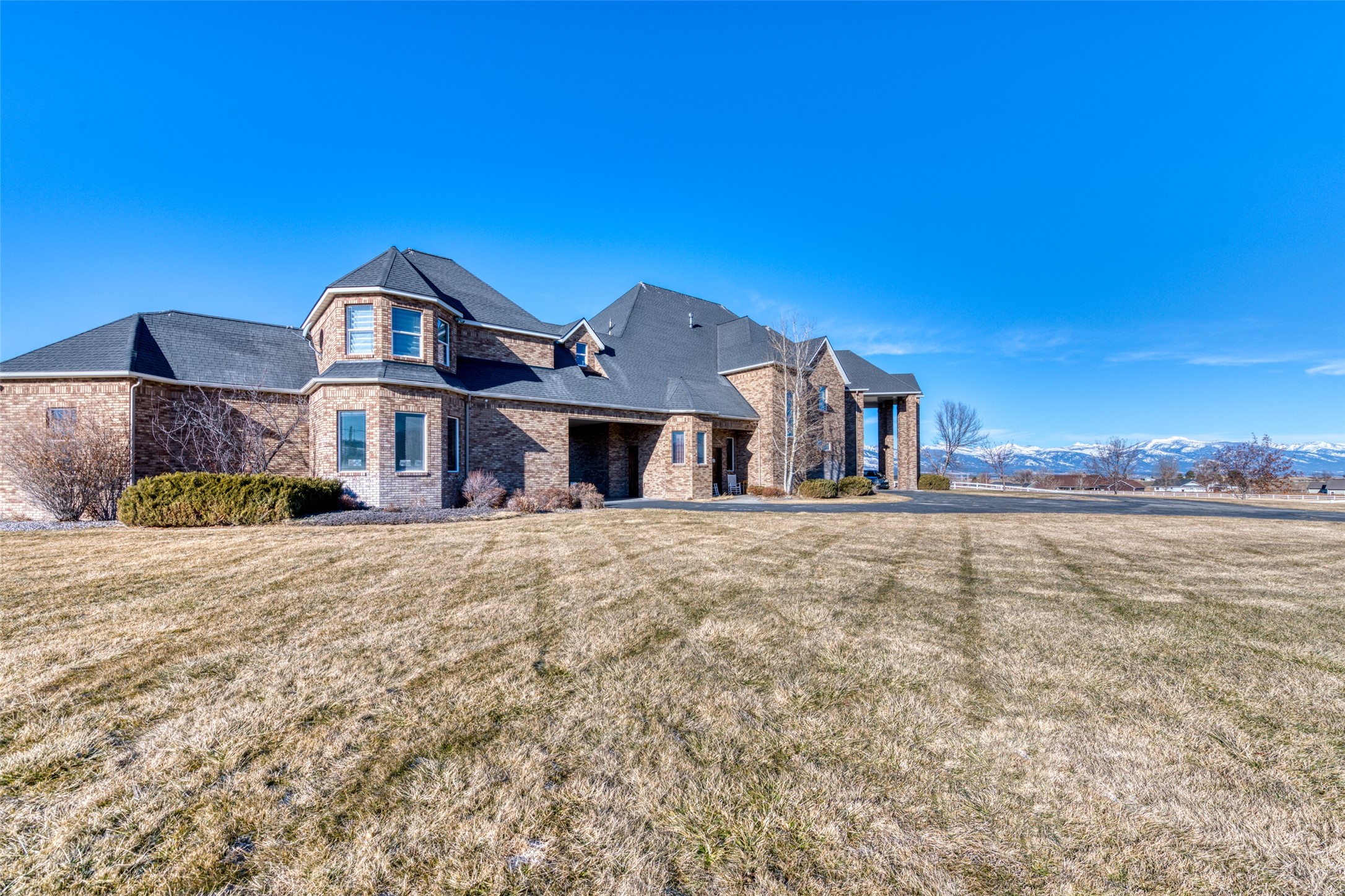 Hamilton, Montana 59840, United States, 4 Bedrooms Bedrooms, ,5 BathroomsBathrooms,Residential,Pending,67297