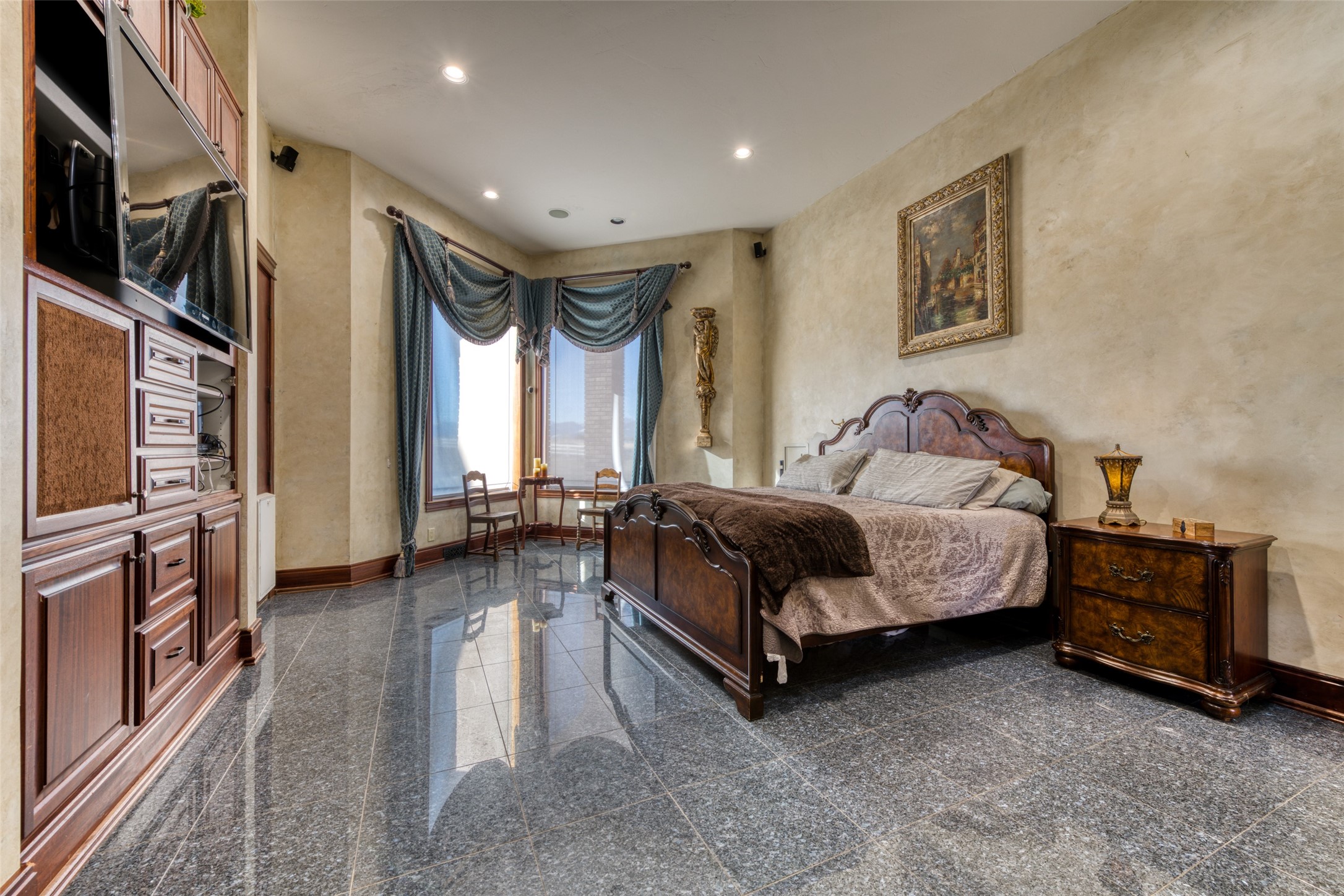 Hamilton, Montana 59840, United States, 4 Bedrooms Bedrooms, ,5 BathroomsBathrooms,Residential,Pending,67297