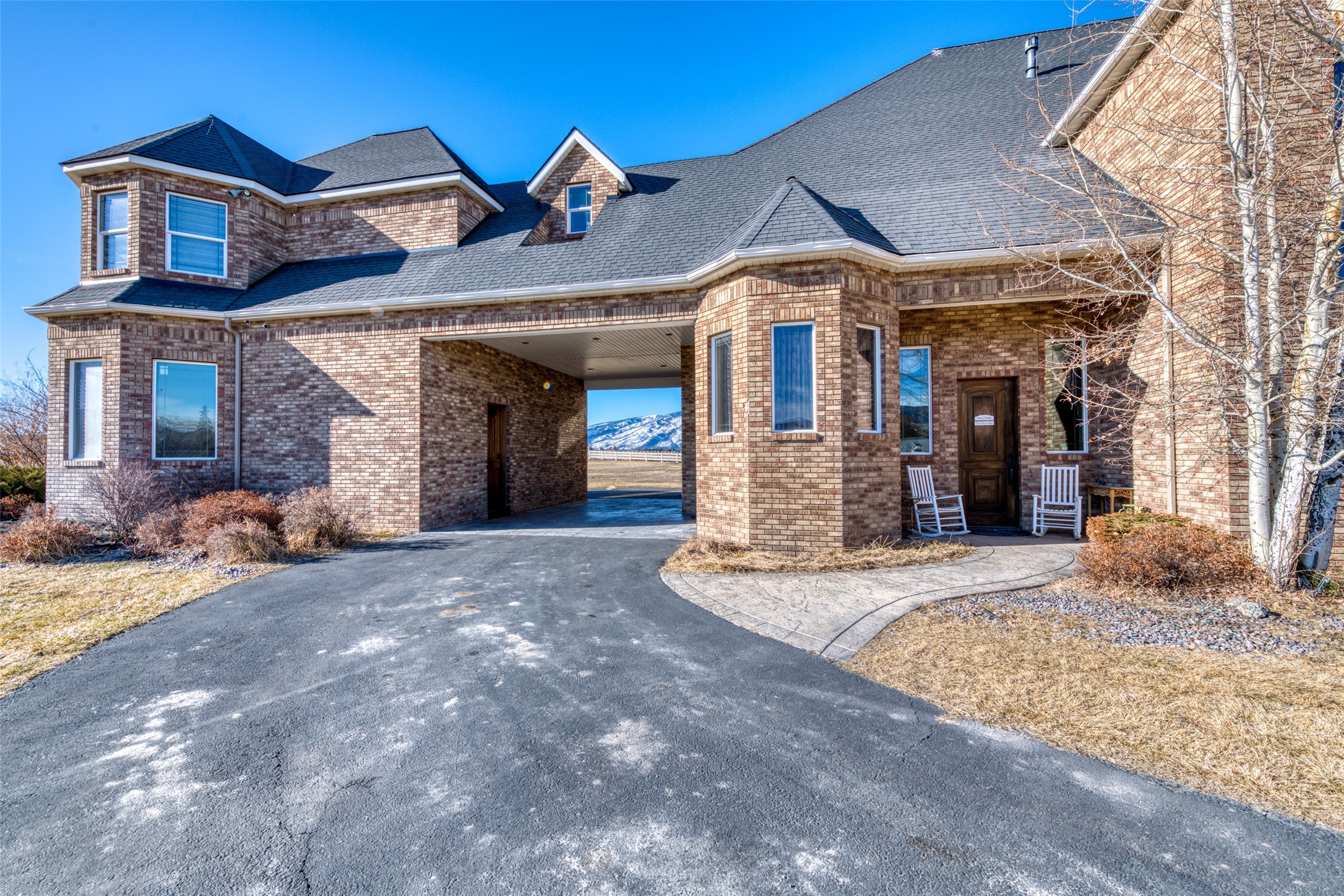 Hamilton, Montana 59840, United States, 4 Bedrooms Bedrooms, ,5 BathroomsBathrooms,Residential,Pending,67297