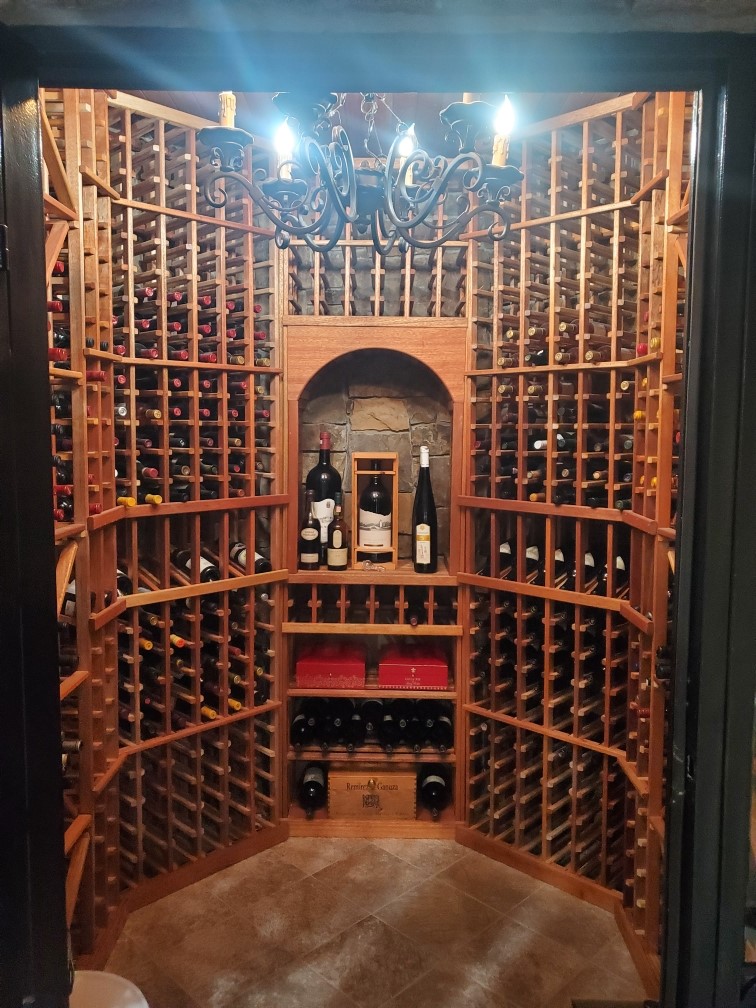 Hamilton, Montana 59840, United States, 4 Bedrooms Bedrooms, ,5 BathroomsBathrooms,Residential,Pending,67297