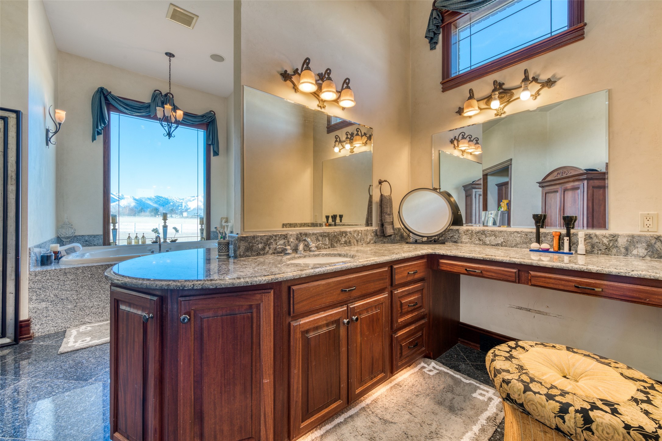 Hamilton, Montana 59840, United States, 4 Bedrooms Bedrooms, ,5 BathroomsBathrooms,Residential,Pending,67297