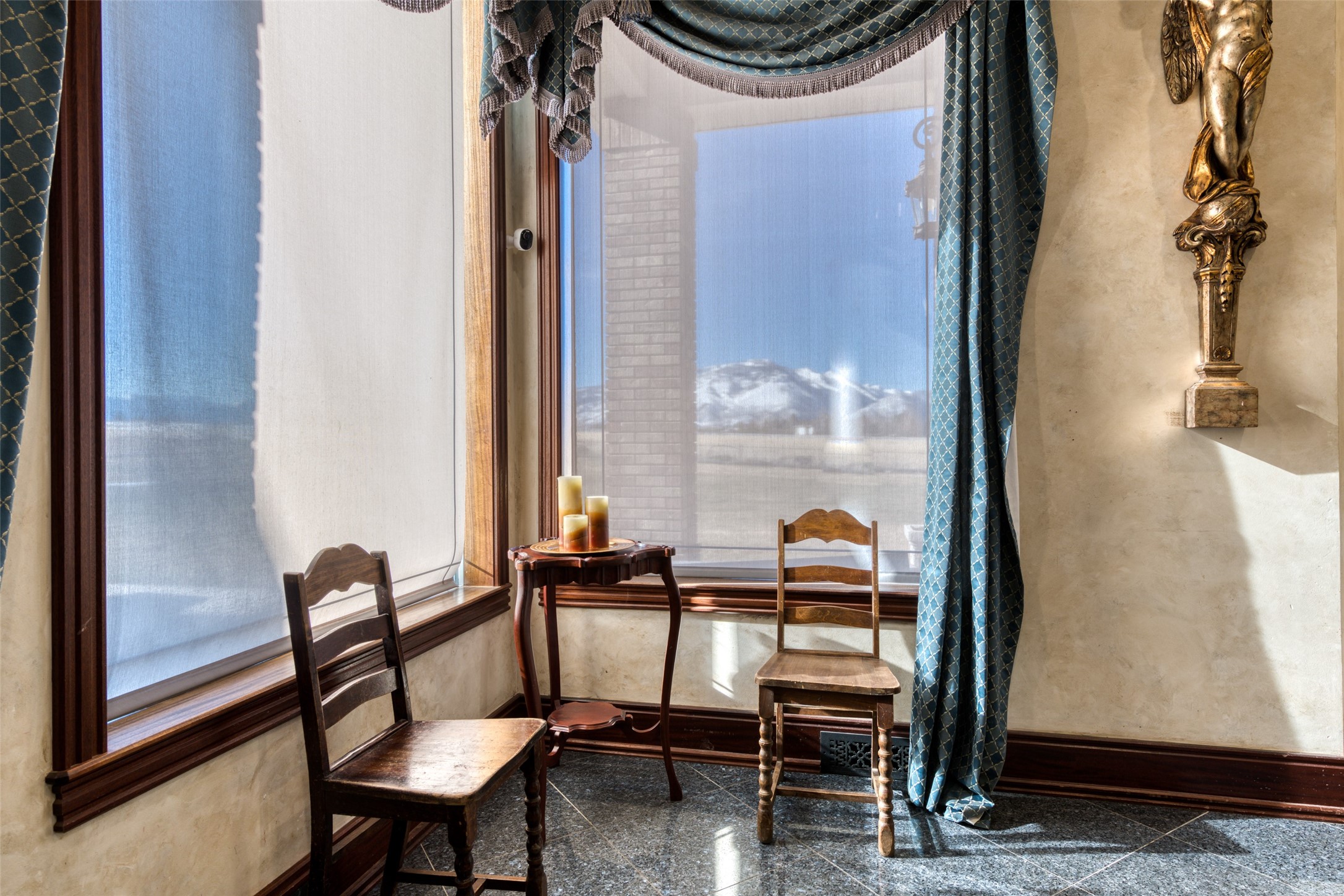 Hamilton, Montana 59840, United States, 4 Bedrooms Bedrooms, ,5 BathroomsBathrooms,Residential,Pending,67297