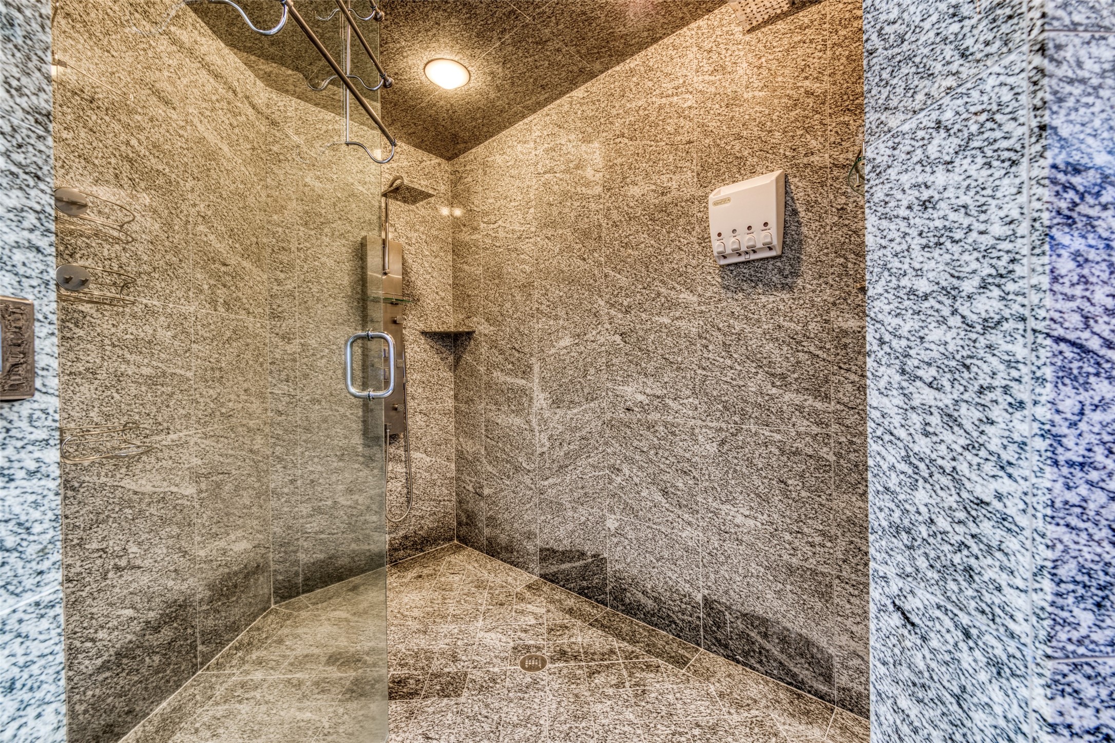 Hamilton, Montana 59840, United States, 4 Bedrooms Bedrooms, ,5 BathroomsBathrooms,Residential,Pending,67297