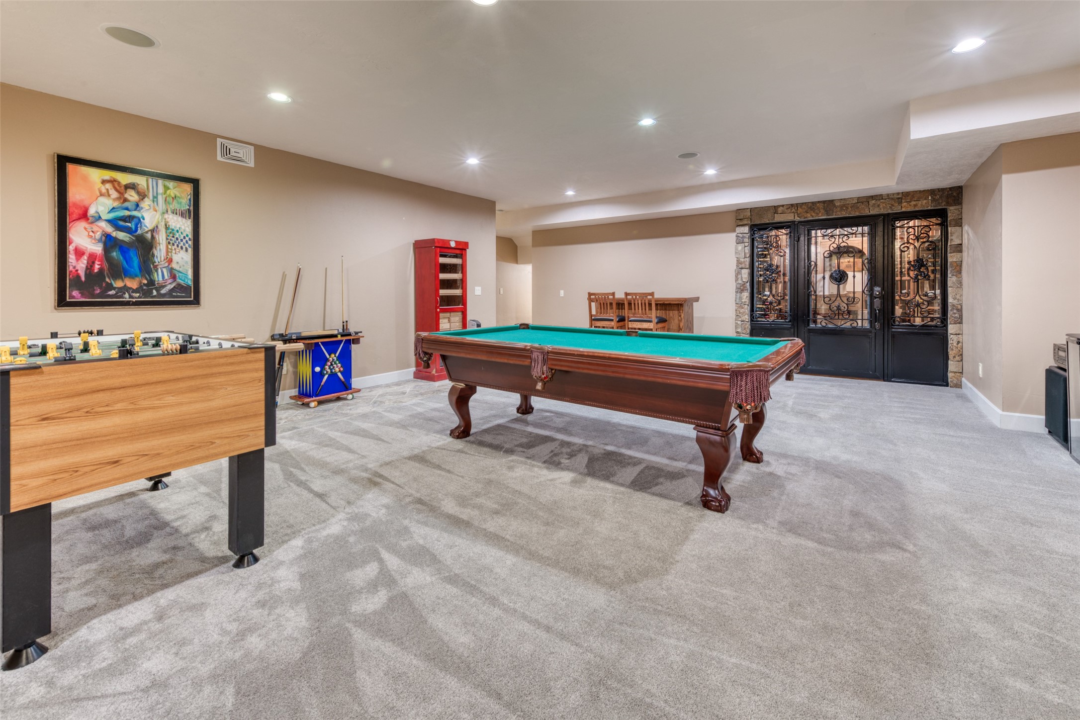 Hamilton, Montana 59840, United States, 4 Bedrooms Bedrooms, ,5 BathroomsBathrooms,Residential,Pending,67297