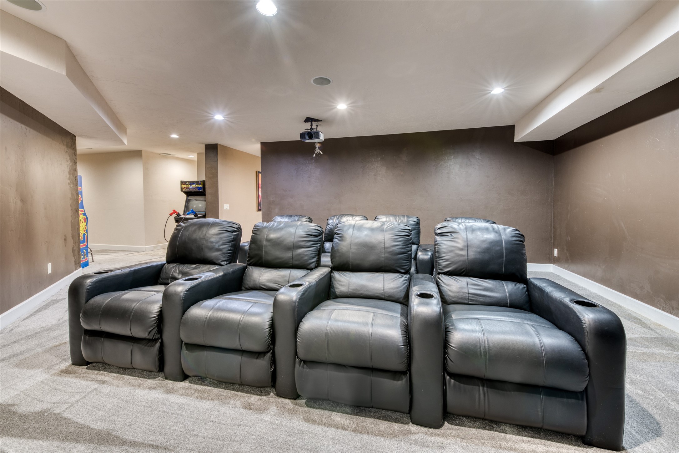 Hamilton, Montana 59840, United States, 4 Bedrooms Bedrooms, ,5 BathroomsBathrooms,Residential,Pending,67297