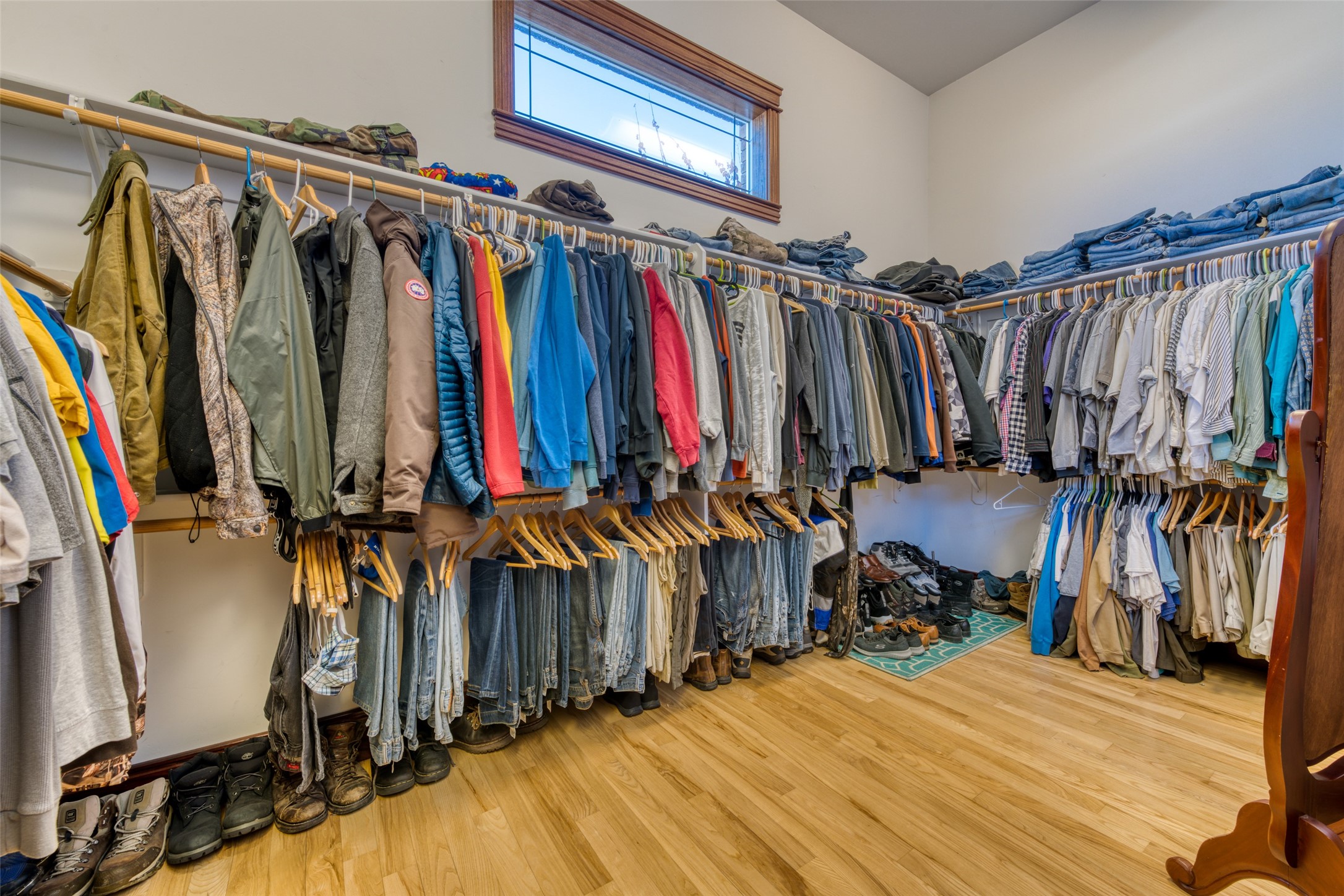 Hamilton, Montana 59840, United States, 4 Bedrooms Bedrooms, ,5 BathroomsBathrooms,Residential,Pending,67297