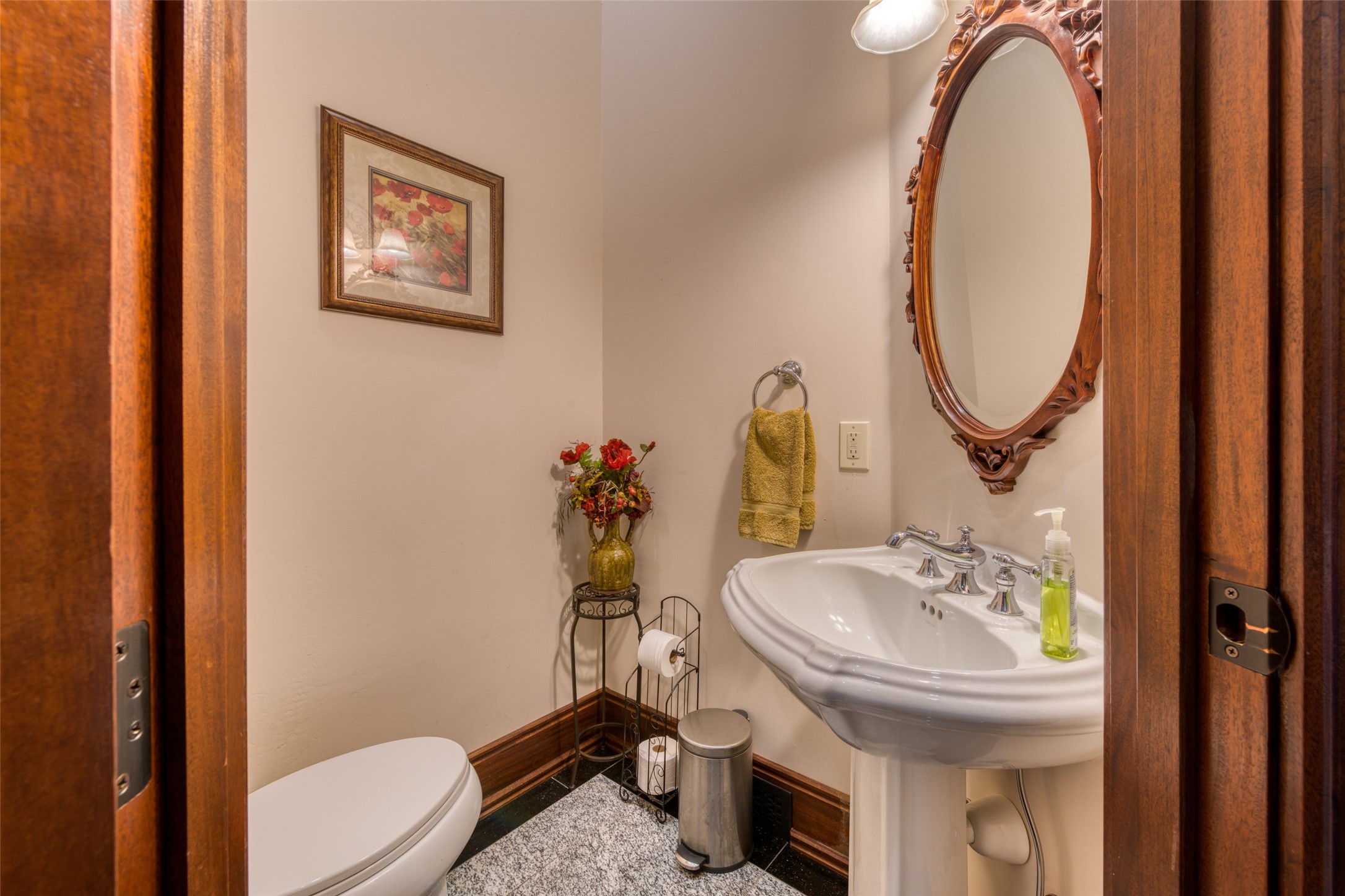 Hamilton, Montana 59840, United States, 4 Bedrooms Bedrooms, ,5 BathroomsBathrooms,Residential,Pending,67297