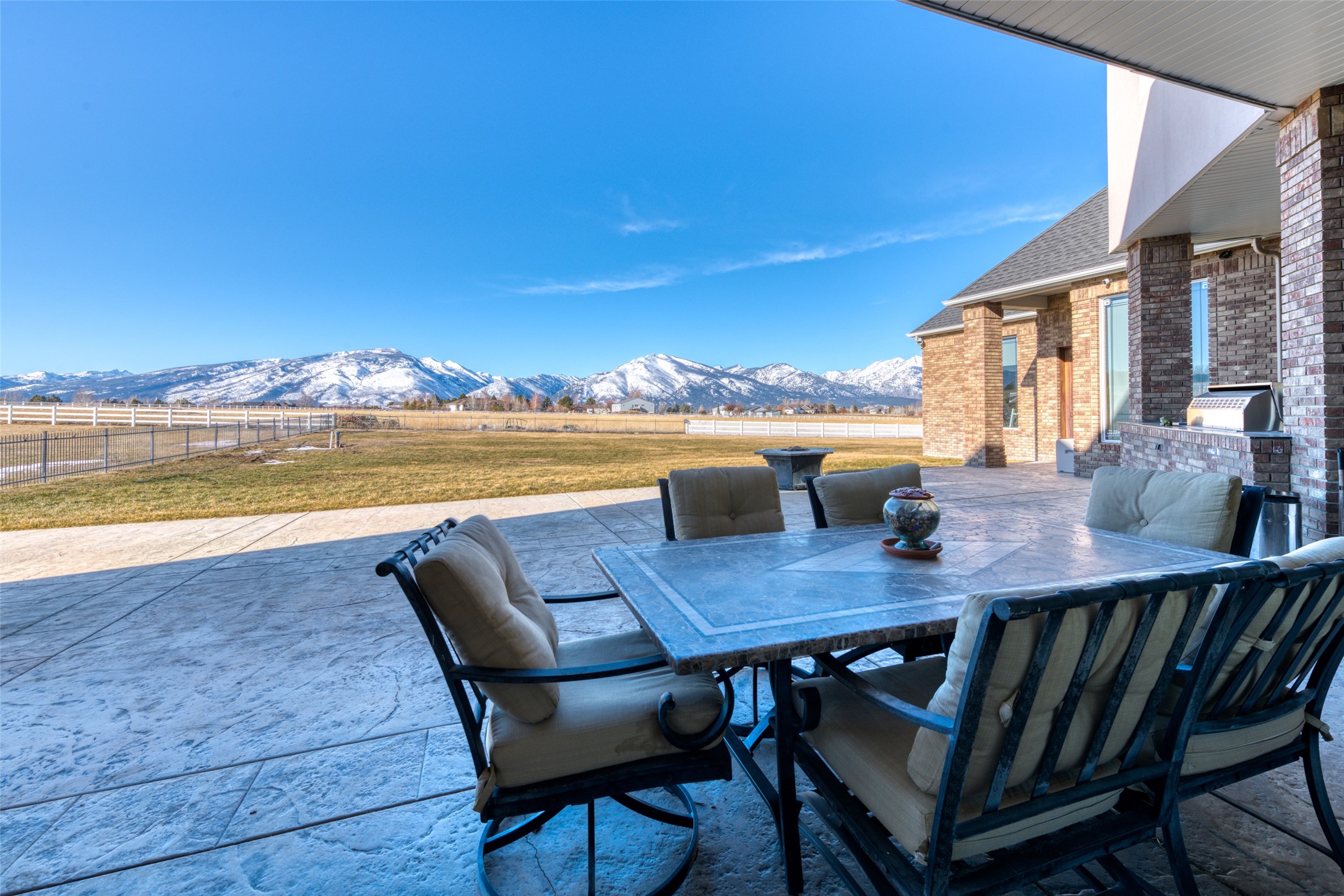 Hamilton, Montana 59840, United States, 4 Bedrooms Bedrooms, ,5 BathroomsBathrooms,Residential,Pending,67297