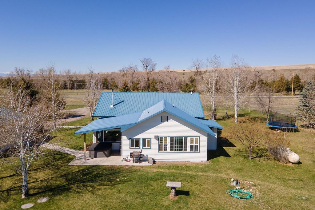 Photo of 9150 Dry Creek Road, Belgrade, MT 59714 (MLS # 30068678)