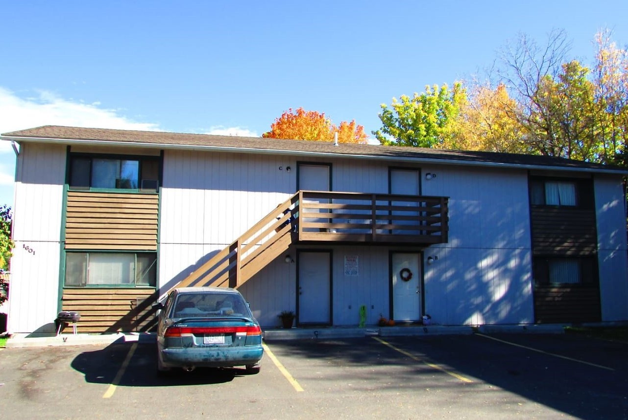 1607 S 3rd Street W
