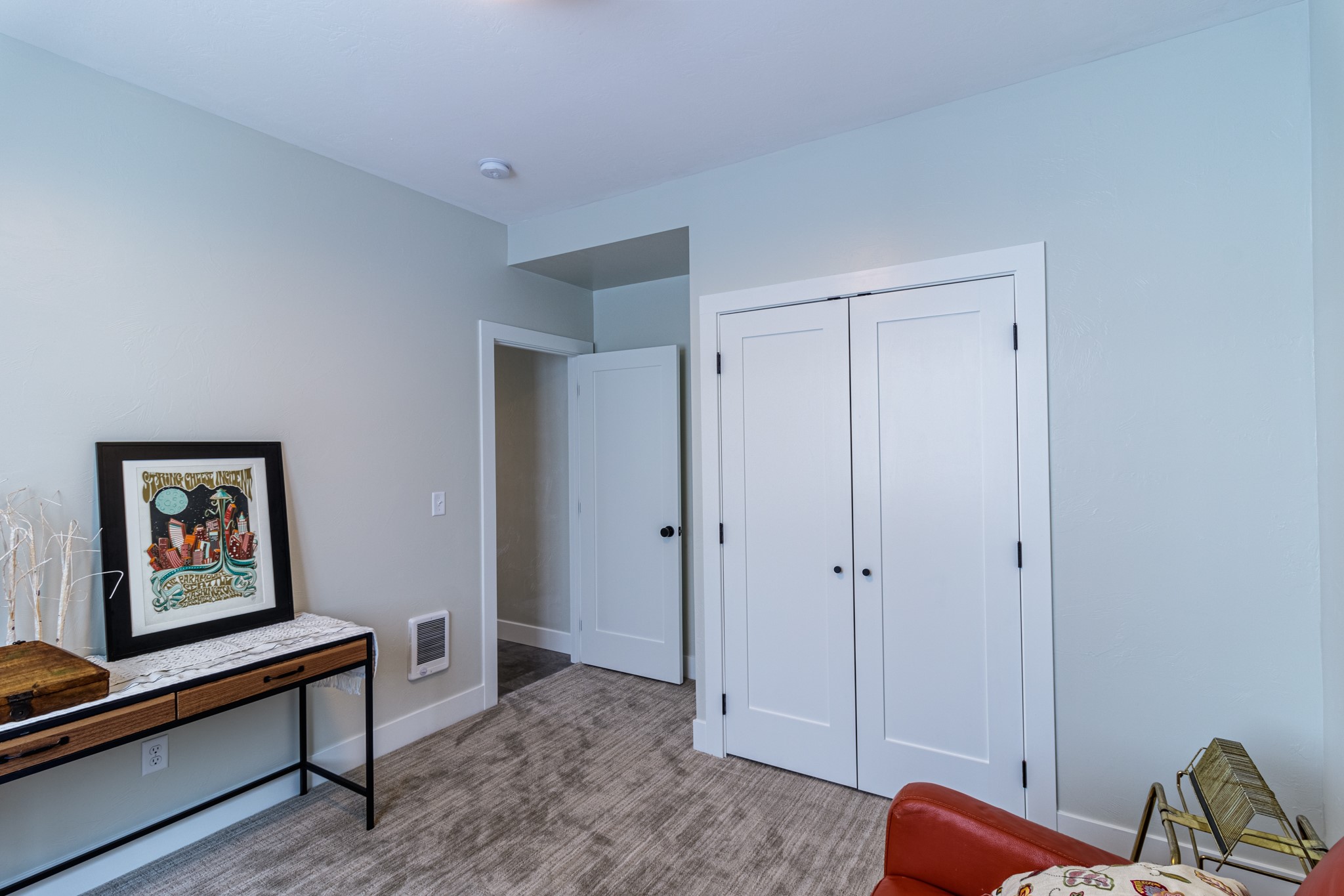 2216 S 12th Street W