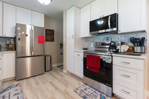 Tiny photo for 1403 10th Avenue NW, Great Falls, MT 59404 (MLS # 30074850)