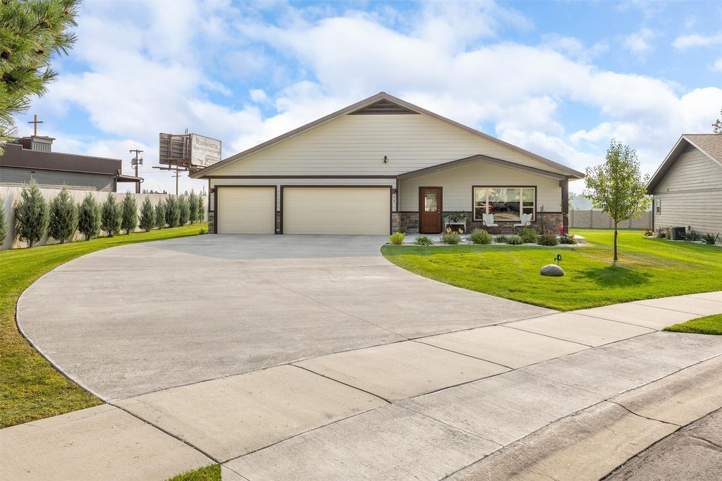 Photo of 42 Clubhouse Way, Stevensville, MT 59870 (MLS # 30057097)