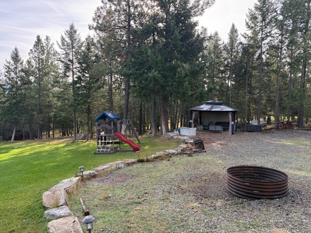 126 Mossy Rock Road N