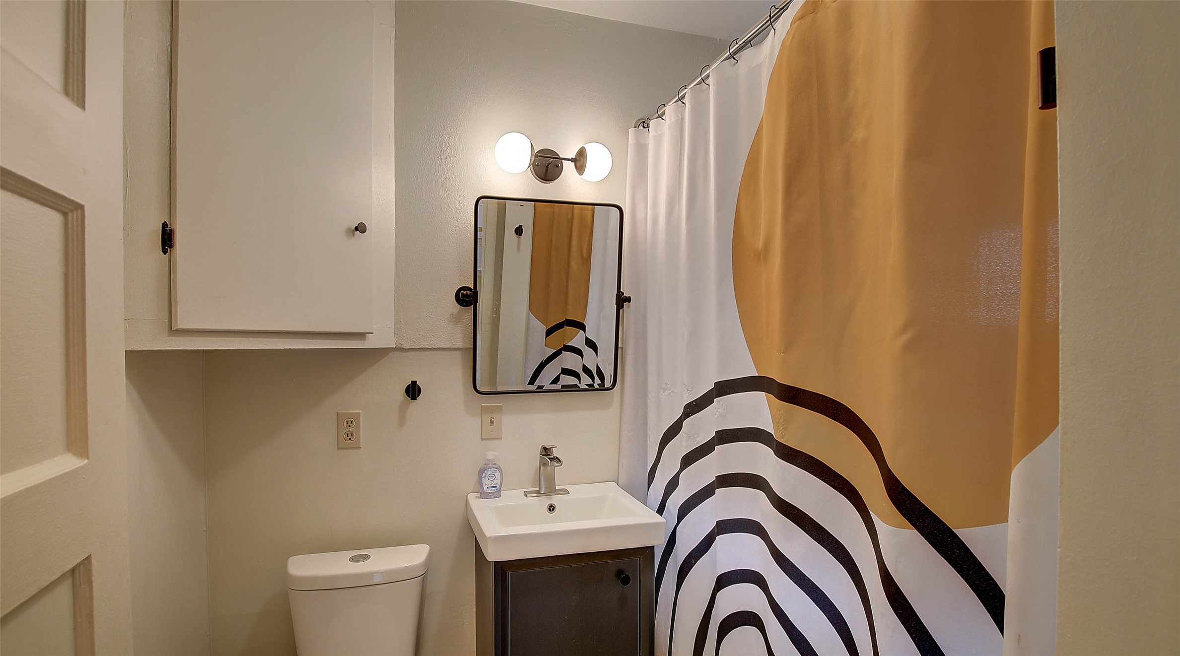 Missoula, Montana 59801, United States, 2 Bedrooms Bedrooms, ,1 BathroomBathrooms,Residential,Active,246272