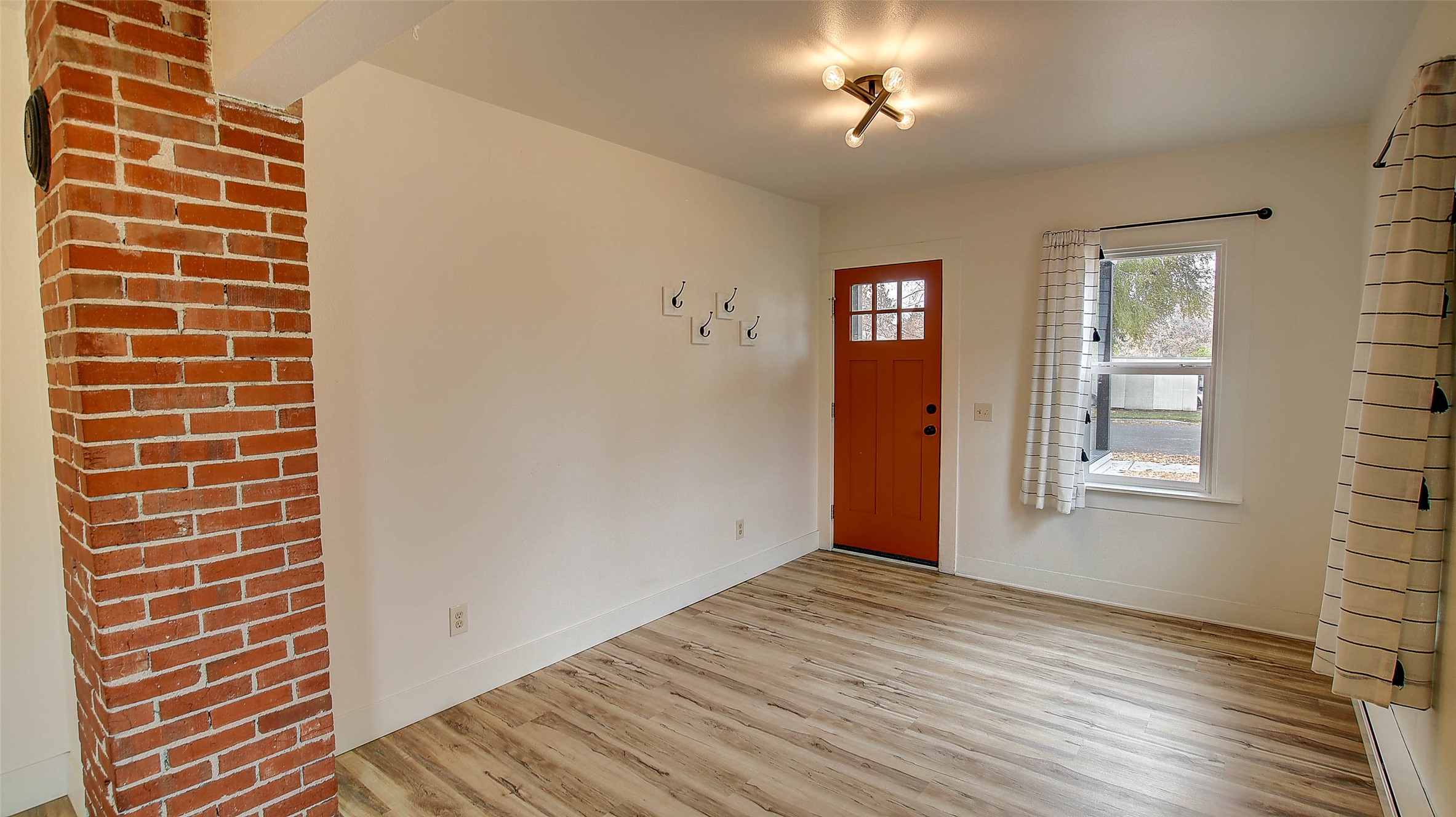 Missoula, Montana 59801, United States, 2 Bedrooms Bedrooms, ,1 BathroomBathrooms,Residential,Active,246272