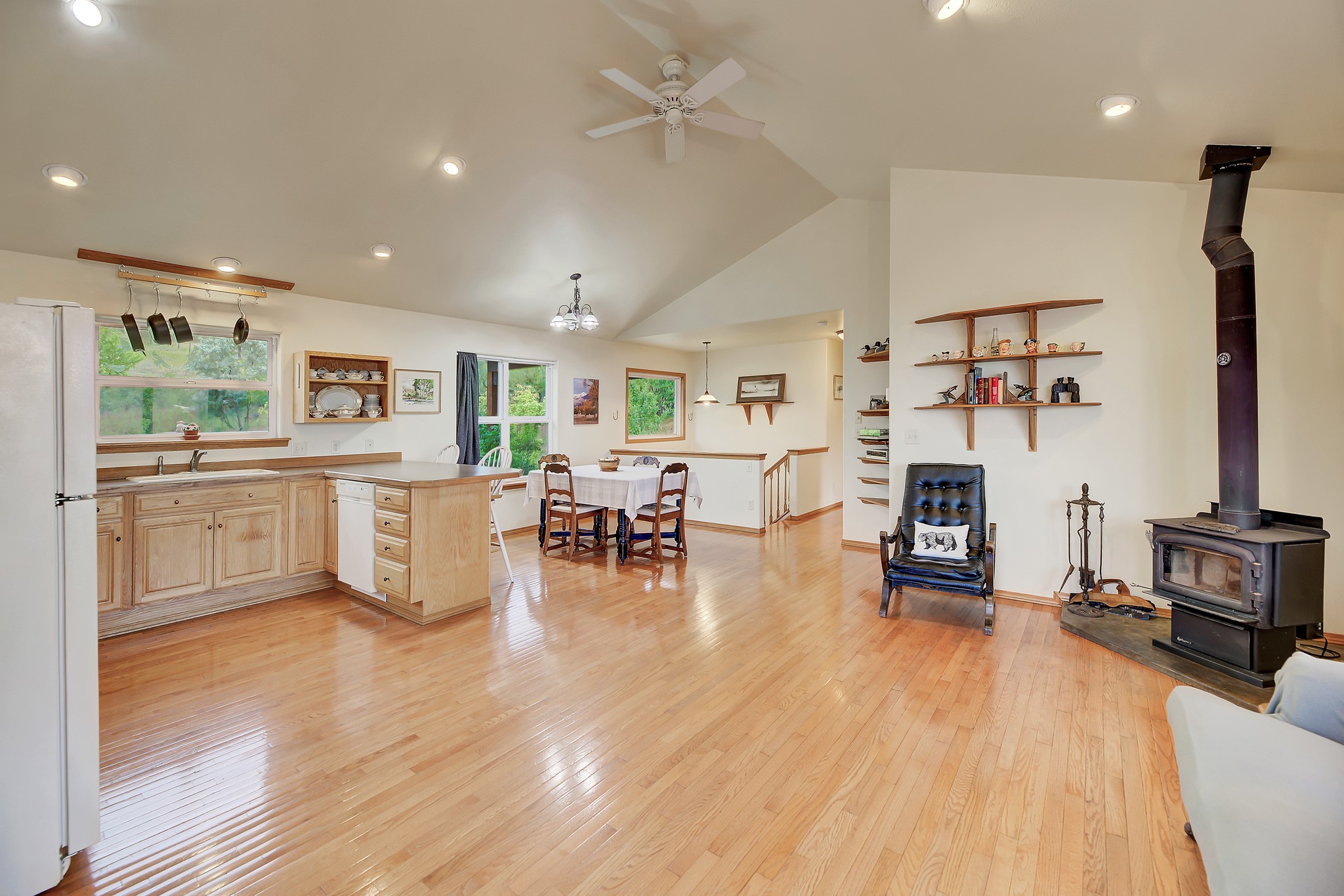 Helena, Montana 59601, United States, 3 Bedrooms Bedrooms, ,2 BathroomsBathrooms,Residential,Pending,50105