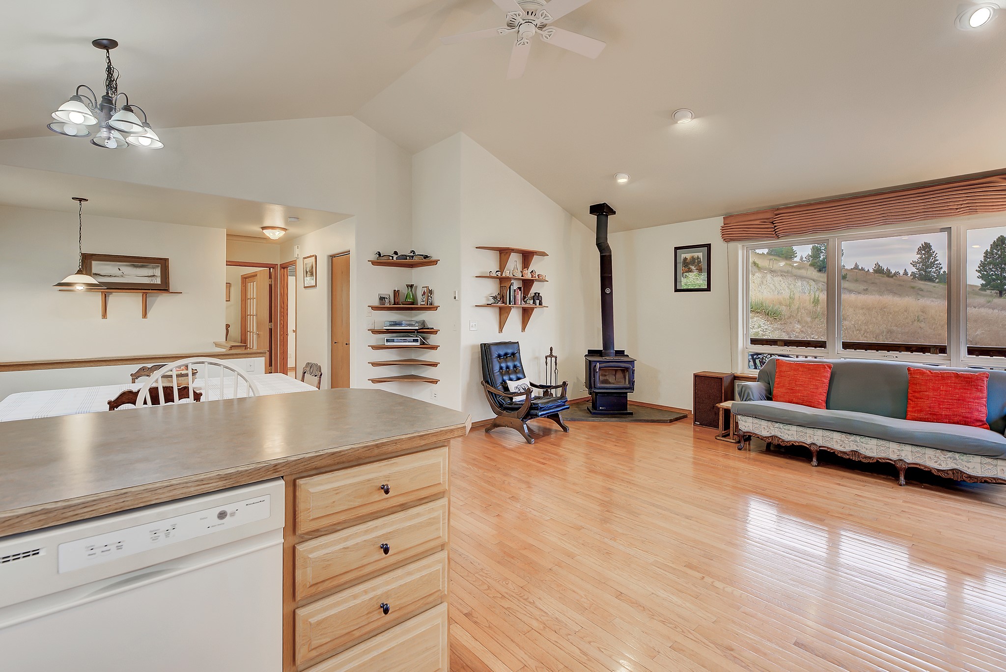 Helena, Montana 59601, United States, 3 Bedrooms Bedrooms, ,2 BathroomsBathrooms,Residential,Pending,50105