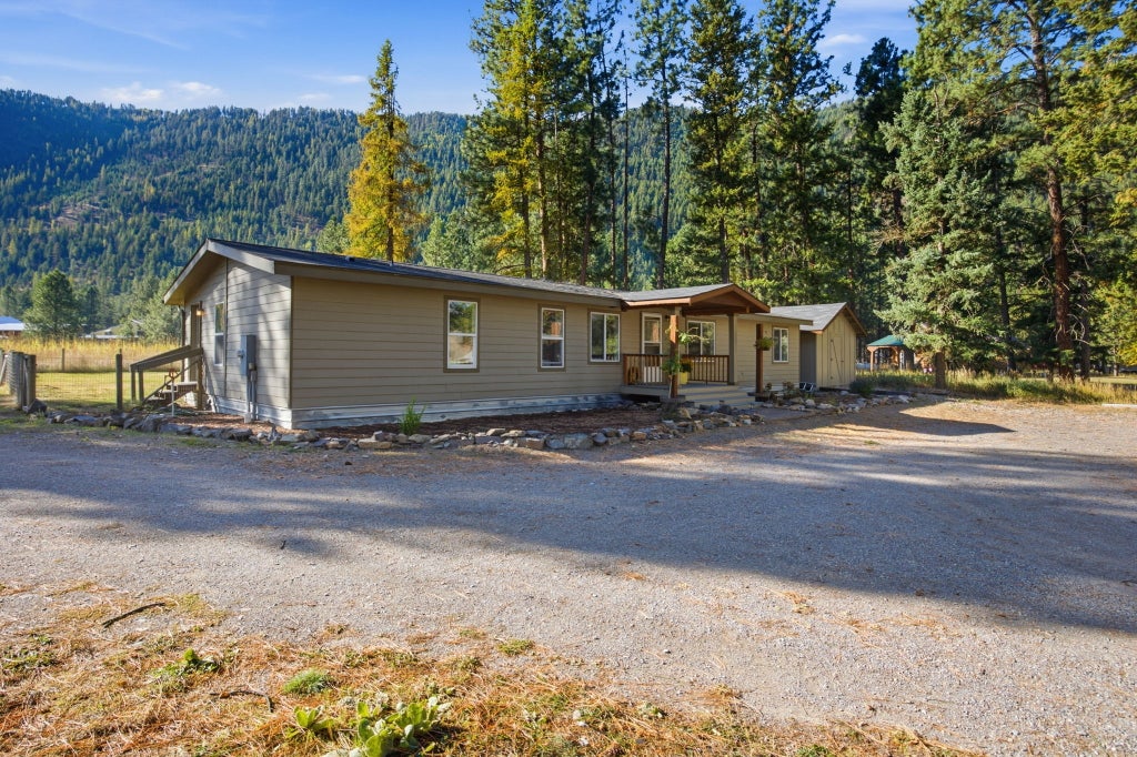 Photo of 148 Country Lane, Superior, MT 59872 (MLS # 30079908)
