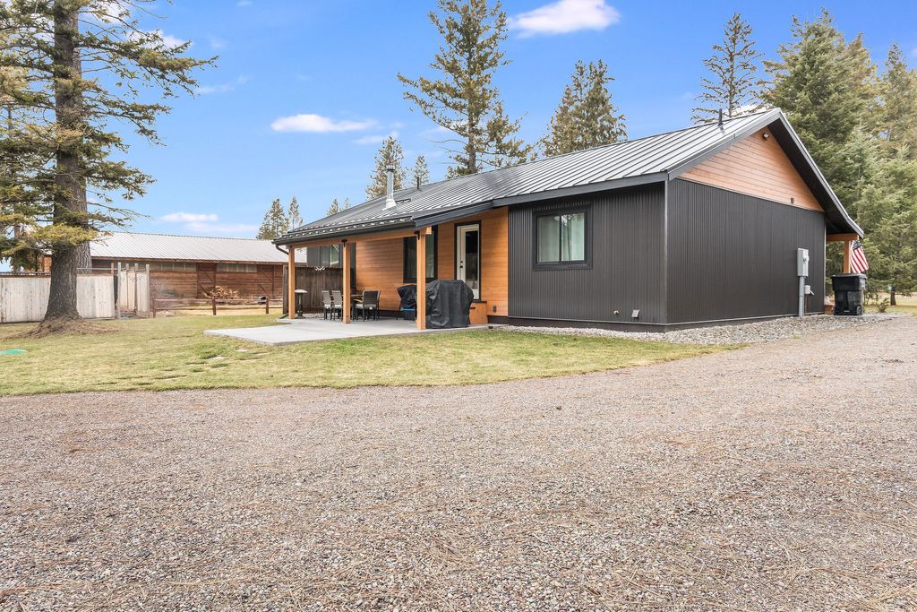 Photo of 1140 Thompson Lane, Kalispell, MT 59901 (MLS # 30065191)