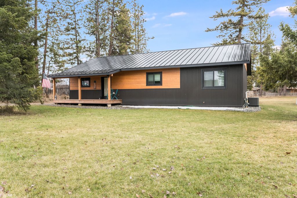 Photo of 1140 Thompson Lane, Kalispell, MT 59901 (MLS # 30065191)