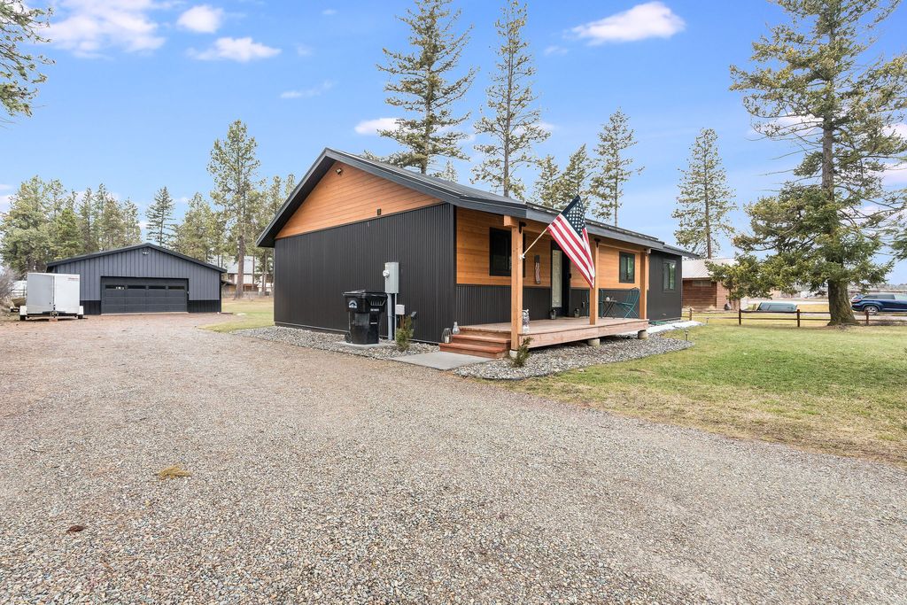 Photo of 1140 Thompson Lane, Kalispell, MT 59901 (MLS # 30065191)