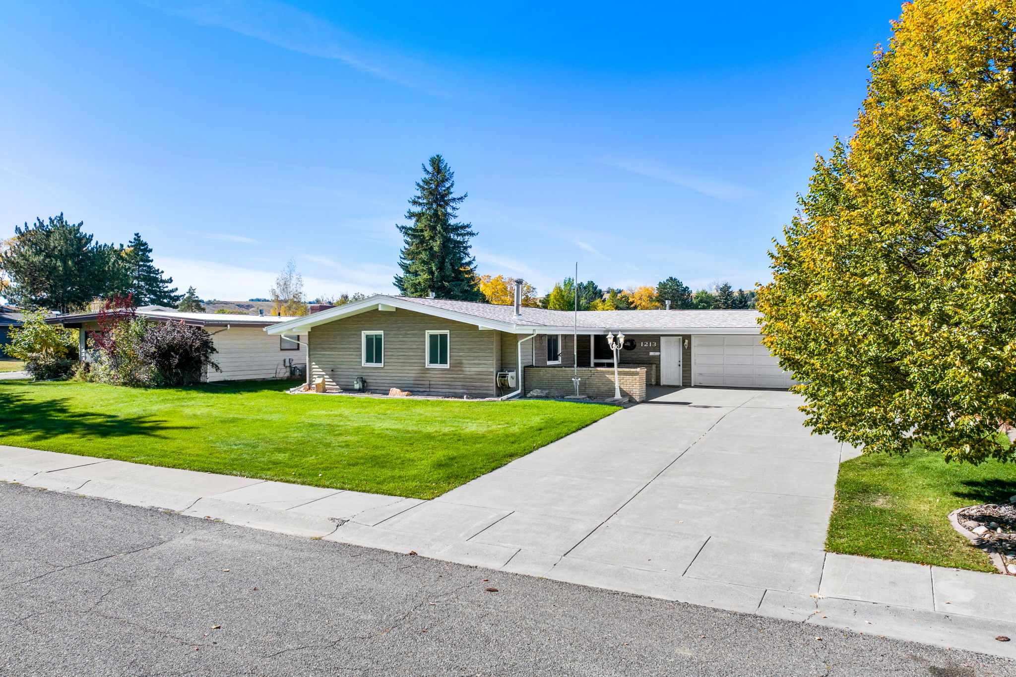 1213 Buena Drive