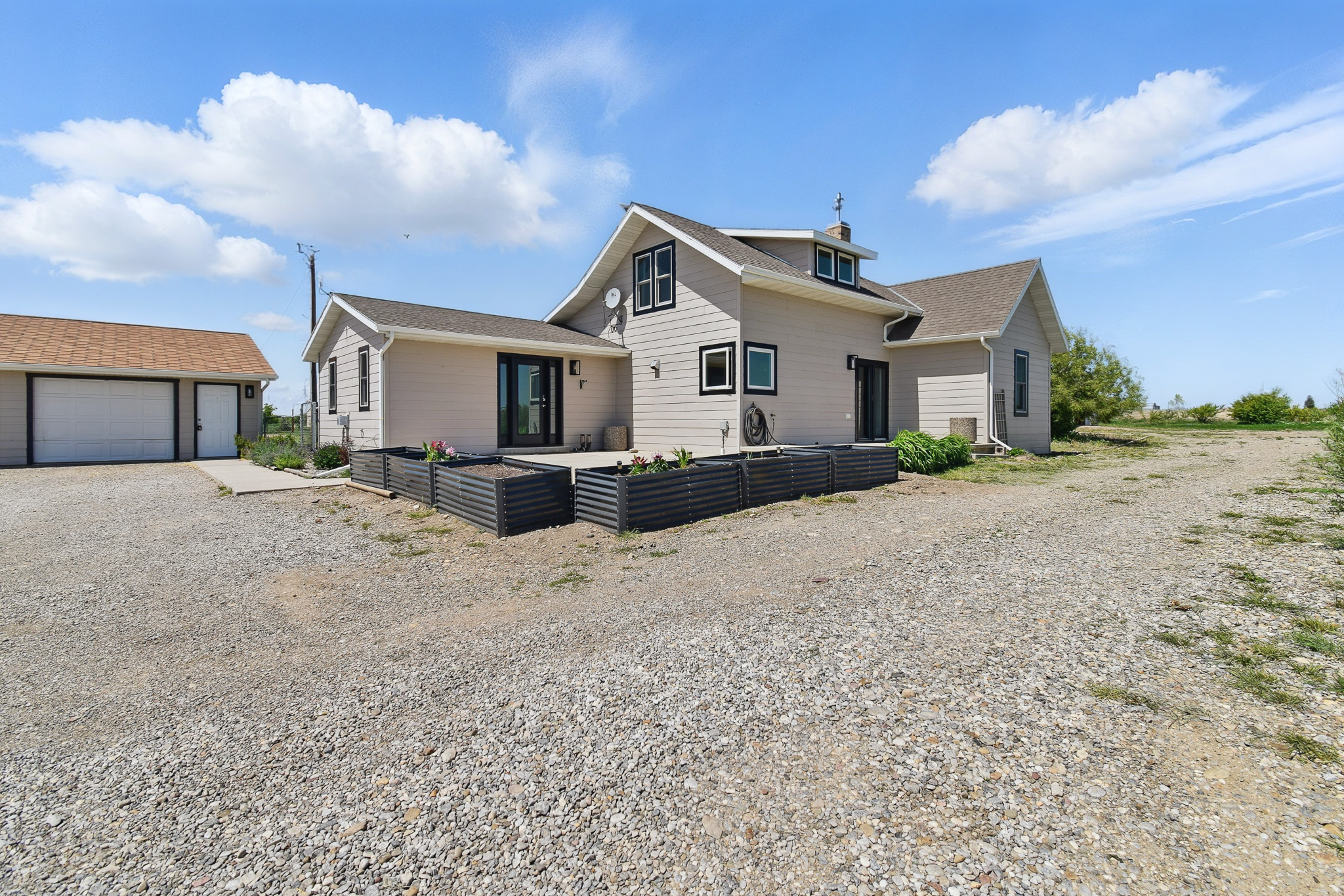 8745 Us Highway 91 N