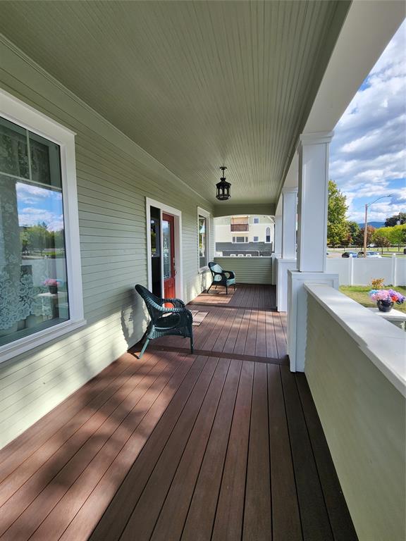 118 E Lincoln Boulevard