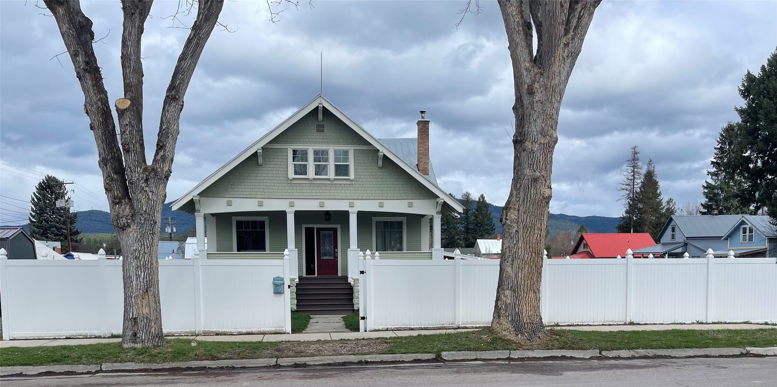 118 E Lincoln Boulevard