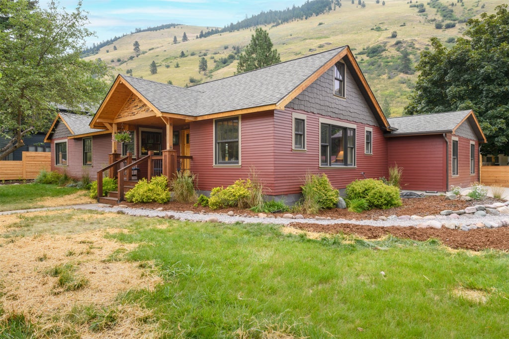 Photo of 1510 Jackson Street, Missoula, MT 59802 (MLS # 30075359)